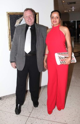 Noche para exponer el arte hecho mujer - Diario La Prensa