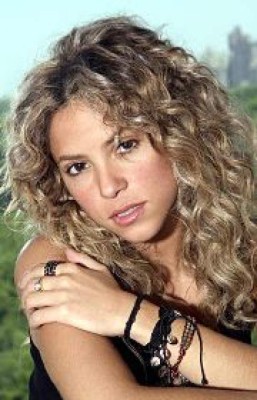 Shakira inicia campaña para recaudar fondos