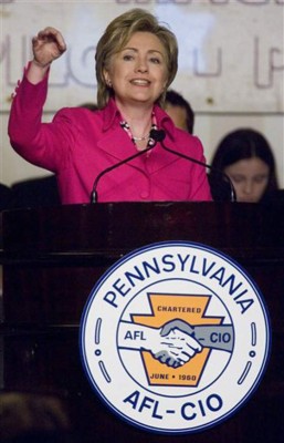 Clinton promete 3 millones de empleos