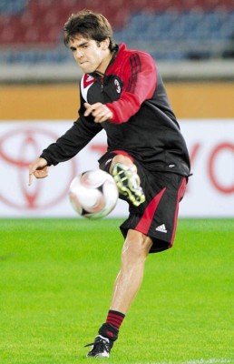 Kaka y Messi en la mira del Chelsea