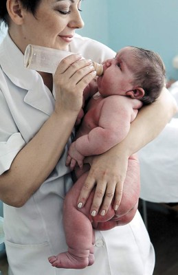 Siberiana da a luz a bebé de 17 libras