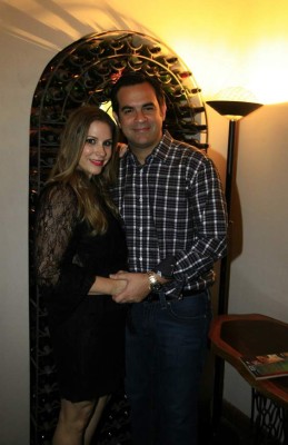 Brindis, celebración y amigos