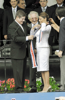 Laura Chinchilla asumió presidencia de Costa Rica