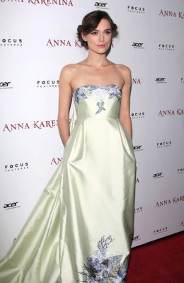 Keira defiende la cirugía plástica