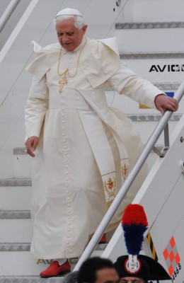 Papa Benedicto XVI vuelve a Roma tras su visita a Estados Unidos