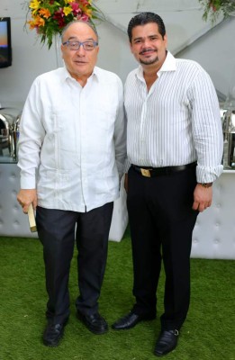 Histórico brindis por el proyecto Panorama