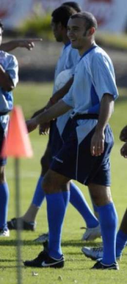 Francisco Edvan Soares de Souza: El brasileño llegó a Honduras a jugar con el Motagua en 1996-1997. Posteriormente pasó a la Sampdoria, Empoli, Nocerina y varios clubes de Italia. Además jugó en Bélgica y Grecia.