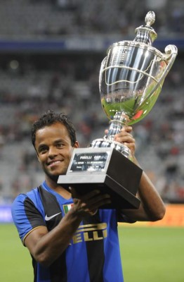 Mancini le da la Copa Franz Beckenbauer al Inter