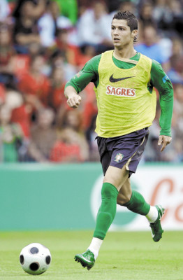 Cristiano Ronaldo festeja con Paris Hilton