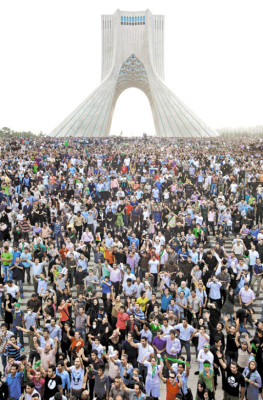 Muere un manifestante en contra de Ahmadinejad