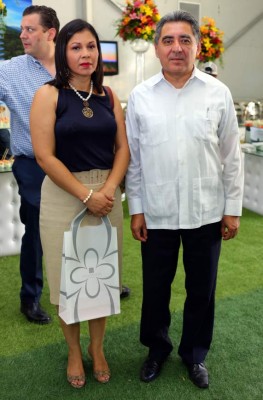 Histórico brindis por el proyecto Panorama