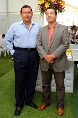 Histórico brindis por el proyecto Panorama