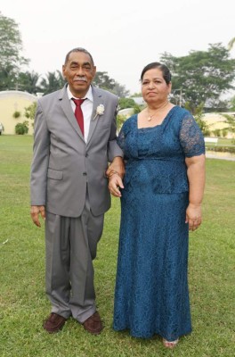 Alegría nupcial al atardecer