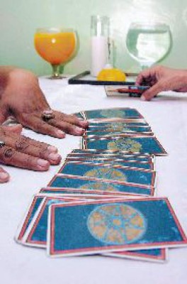 Ignorancia arrastra a la gente a la brujería y adivinación