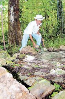 Aquí yacen los Cano