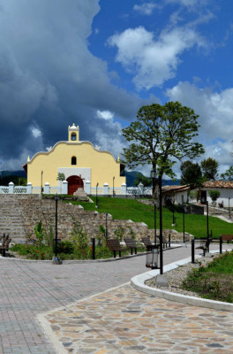 Festejan feria en honor a la virgen del Rosario