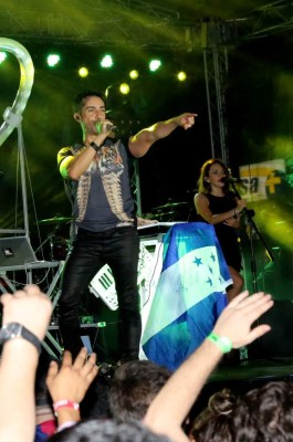 Moenia causa sensación en el Burlesque 2016