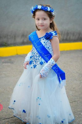 Guapos catrachitos celebran a la patria en Santa Bárbara