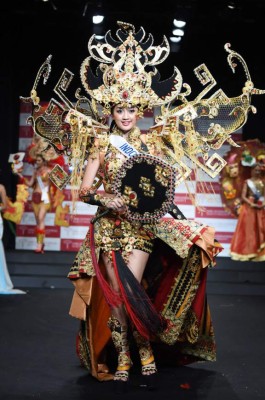 Hondureña se luce con traje típico en Miss Internacional en Japón
