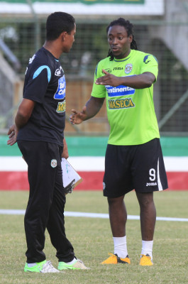 Mario Beata y Patricio Negreira al frente de Marathón