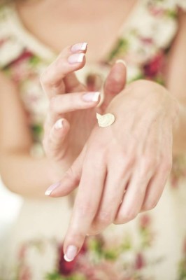 Hazte tu propia manicura en 4 pasos