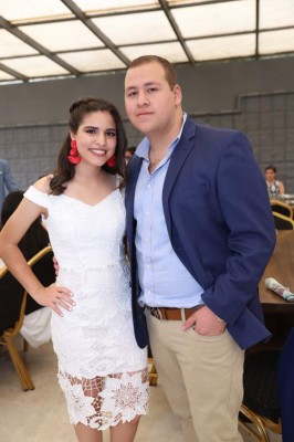 Fraternidad estudiantil de seniors de la Macris School