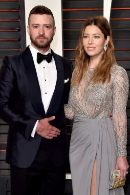 BEVERLY HILLS, CA - FEBRUARY 28: Recording artist/actor Justin Timberlake (L) and actress Jessica Biel attend the 2016 Vanity Fair Oscar Party hosted By Graydon Carter at Wallis Annenberg Center for the Performing Arts on February 28, 2016 in Beverly Hills, California. (Photo by Alberto E. Rodriguez/WireImage)