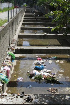 Sampedranos viven 'atrapados” por la basura