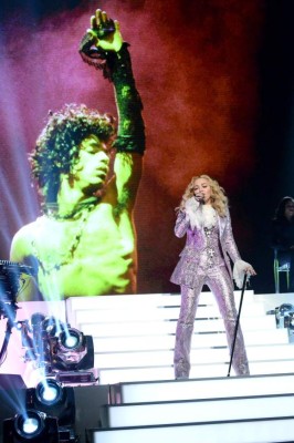 Madonna y Celine Dion ponen la emoción a los Billboard