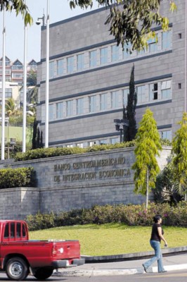 Bcie firma convenio de crédito