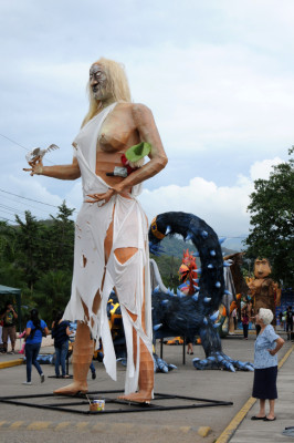 Trinidad revive los mitos con imponentes chimeneas