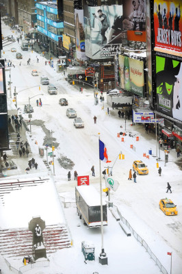 Costa Este de EUA se paraliza por paso de nieve
