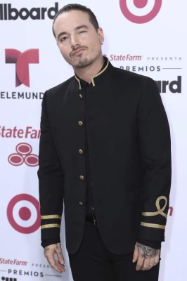 Enrique Iglesias lidera nominaciones a premios Juventud