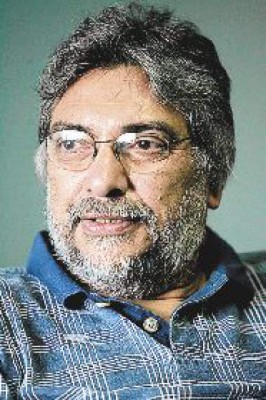 Oficialismo arremete contra ex obispo