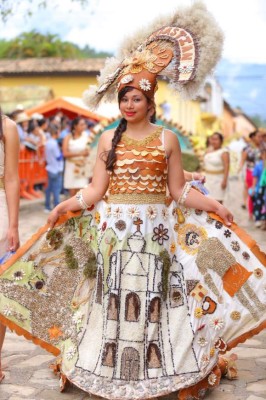 Miles celebran día en honor al cacique Lempira dramatizando su vida y muerte