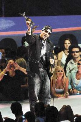 El Azteca festeja aniversario