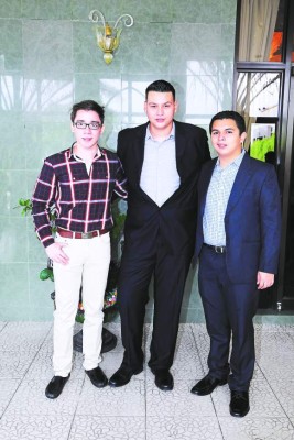 Emoción por el último año de secundaria