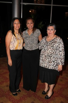 Festejo prenupcial para Alejandra Alfaro