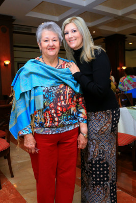 Araceli Downing es agasajada por su cumpleaños