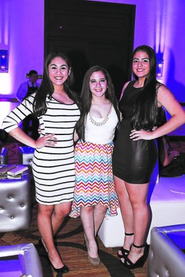 Celebran a lo grande los 15 años de Valeria García