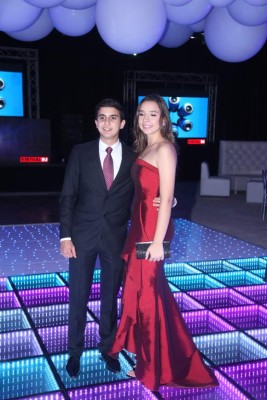 Juventud, elegancia y celebración en la Prom 2018 de la EIS