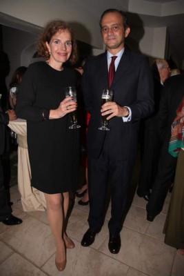 Última despedida para el embajador de Perú