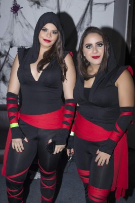 Clase 2018 de la EIS celebra Halloween