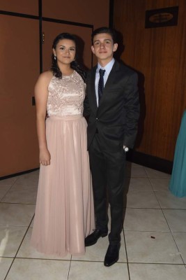 Graduación de la escuela bilingüe Freedom