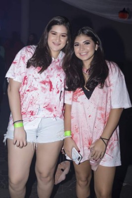 Clase 2018 de la EIS celebra Halloween