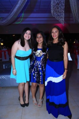 Melanie García festeja la edad en rosa