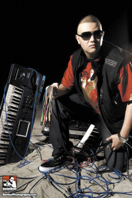 Genio listo para los catrachos con su música