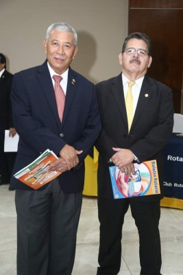 El Club Rotario San Pedro Sula celebra la entrega del Pin Paul Harris