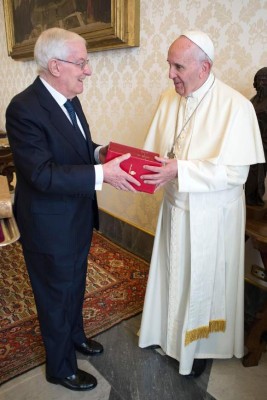 Papa pide al mundo que las mujeres sean 'honradas y respetadas”