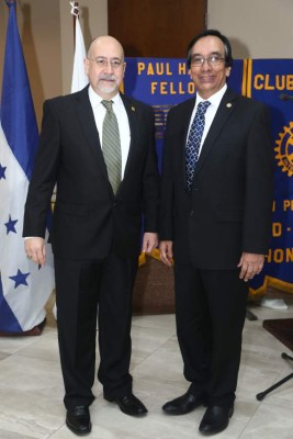 El Club Rotario San Pedro Sula celebra la entrega del Pin Paul Harris